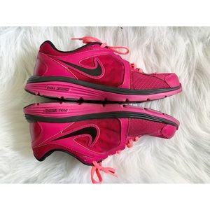 Pink Nike duel fusion tennis shoes